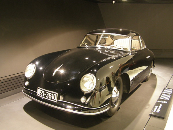 76.302 Fahrzeuge wurden bis 1965 gebaut 1950er Porsche 356 aus dem Porsche Museum in Stuttgart