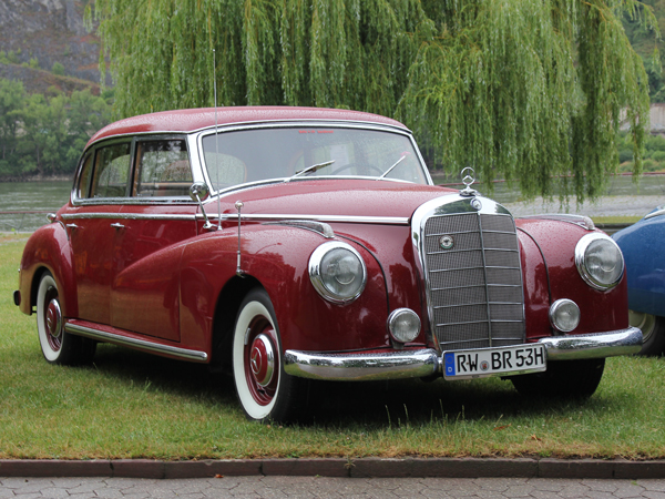 Durch den ersten deutschen Bundeskanzler bekam der 300er seinen Spitznamen "Adenauer Mercedes"