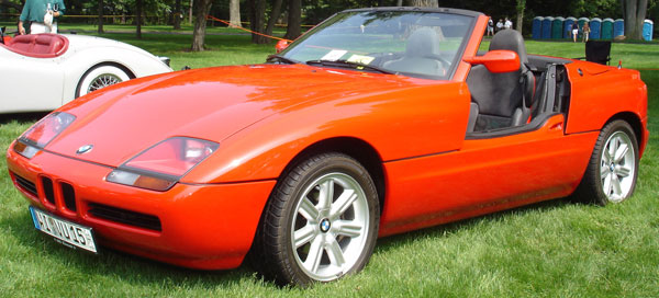 Es wurden insgesamt 8000 Z1 hergestellt und 66 Stück von Alpina umgebaut auf den Alpina RLE (Roadster Limited Edition) Ein toproter BMW Z1 mit dunkelgrauer Innenausstattung