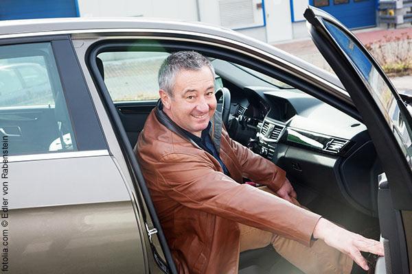 Als Rentner ein Auto finanzieren Rentner im Auto